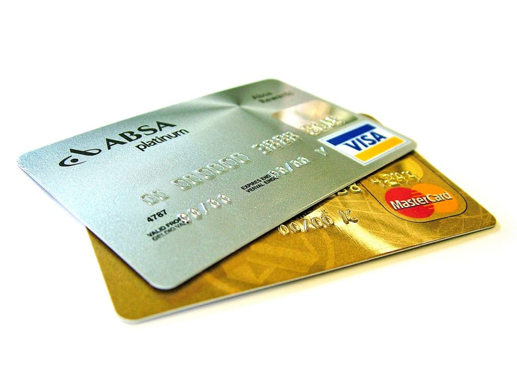 10 Best Credit Cards for People Having Annual Income Below Rs.5 Lakhs