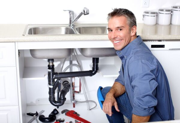Check out the advantages of hiring professionals plumbers